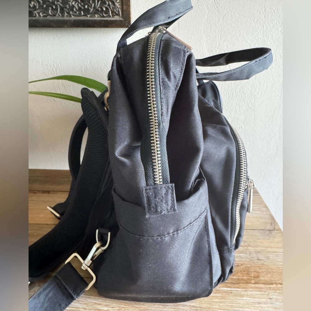 JuJuBe BFF Black Chromatics Baby Bag w/ Gold Accents & pacifier holder - Picture 5 of 11